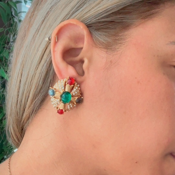 CINER Rare Vintage Clip On- Gold Tone With Rhinestones Faux Gems 80s - Picture 6 of 7